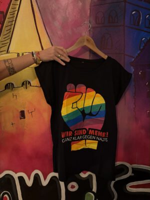 Girlie-Shirt - Regenbogenfaust