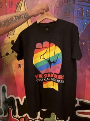 T-Shirt - Regenbogenfaust